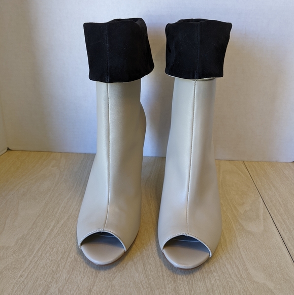 Calvin Klein Kaiya Nappa Black Suede Bone Off White Open Toe Booties siz… - Picture 7 of 15